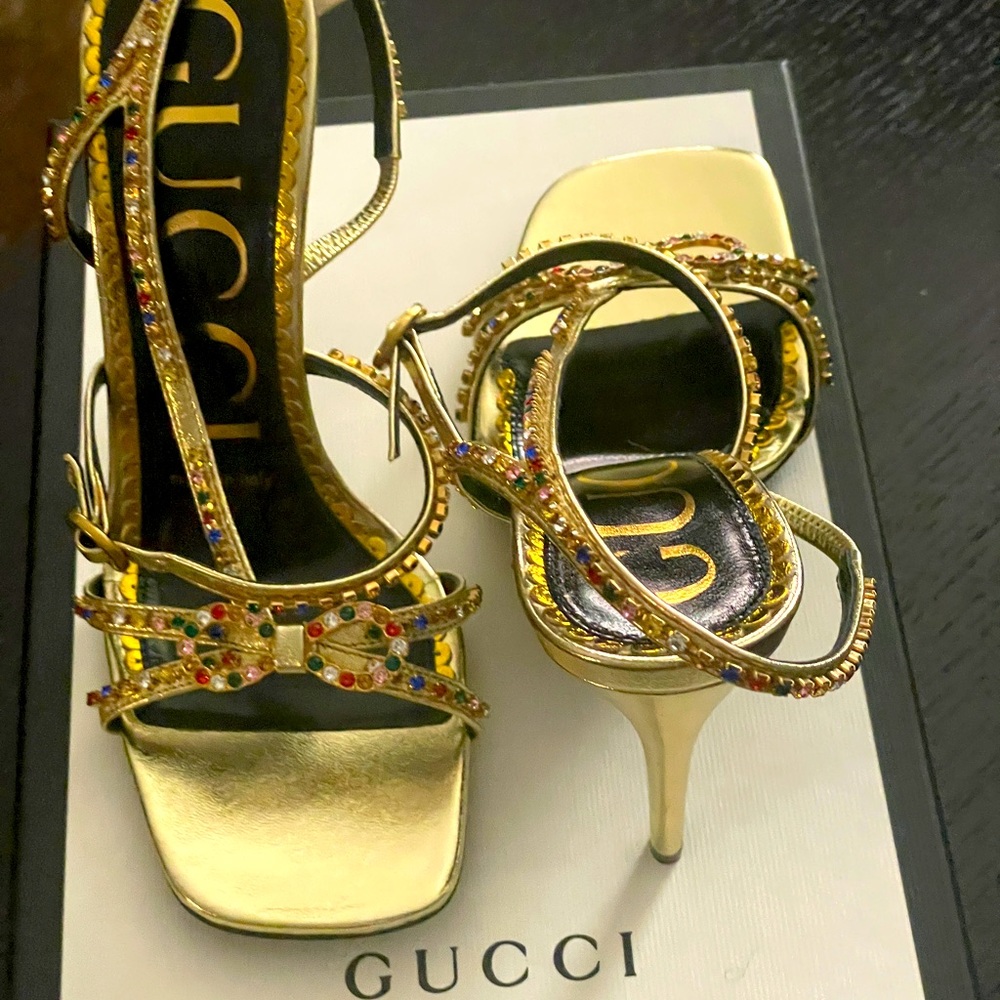 Gucci jewel-tone heels in Gold. Sz 6 worn once. Sling back